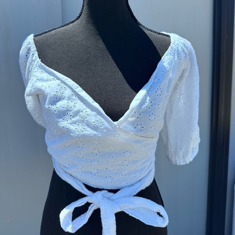 Sabo  Skirt Womens White Eyelet Wrap Top Small size